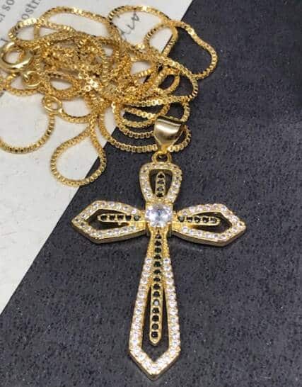 corrente feminina veneziana cruz cravejada 64
